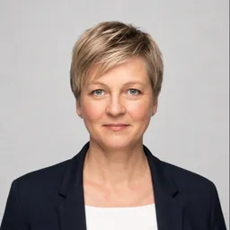 Līga Ozola